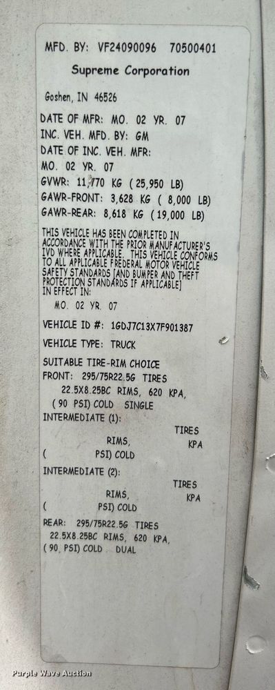 image for item EK3657 2007 GMC C7500 flatbed truck