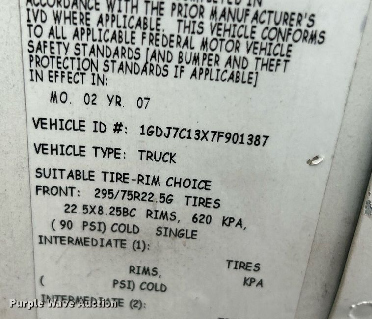 image for item EK3657 2007 GMC C7500 flatbed truck