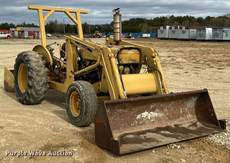 image for item EK3658 1983 Ford 445 tractor
