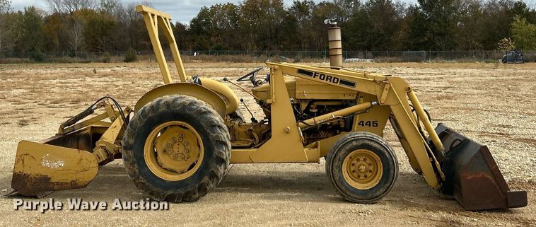 image for item EK3658 1983 Ford 445 tractor