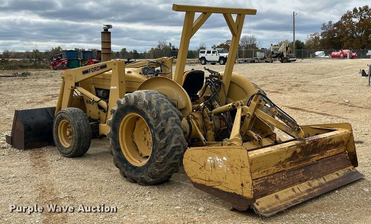 image for item EK3658 1983 Ford 445 tractor