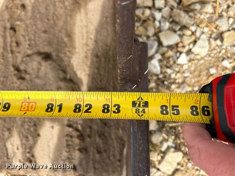 image for item EK3658 1983 Ford 445 tractor