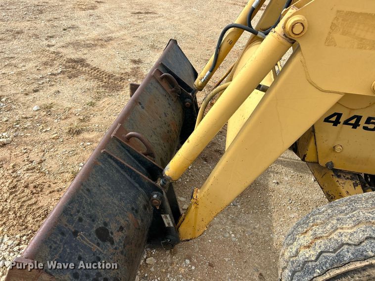 image for item EK3658 1983 Ford 445 tractor