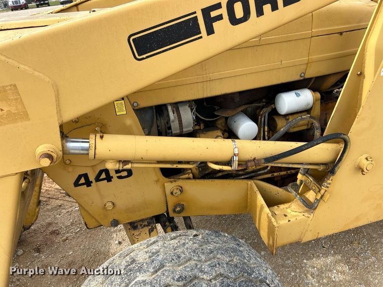 image for item EK3658 1983 Ford 445 tractor