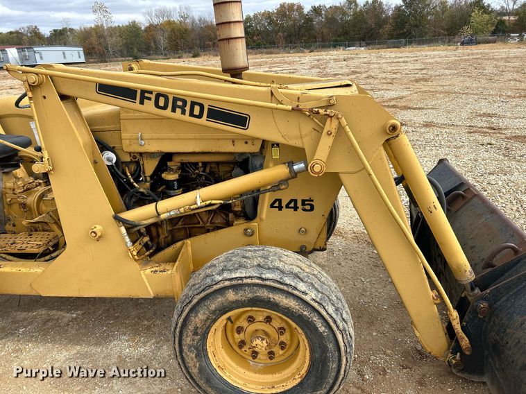 image for item EK3658 1983 Ford 445 tractor