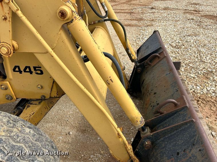 image for item EK3658 1983 Ford 445 tractor