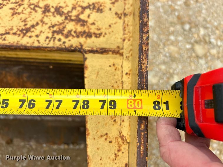 image for item EK3658 1983 Ford 445 tractor