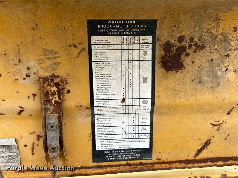 image for item EK3658 1983 Ford 445 tractor