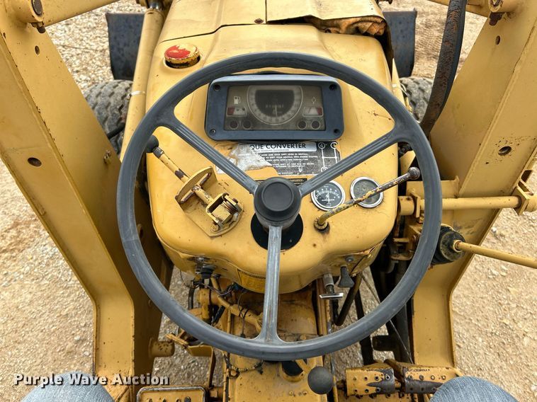 image for item EK3658 1983 Ford 445 tractor