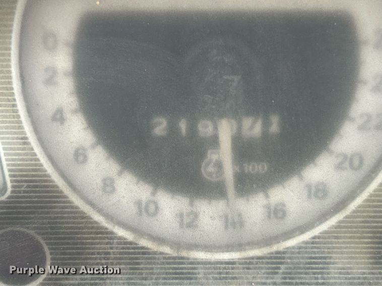 image for item EK3658 1983 Ford 445 tractor