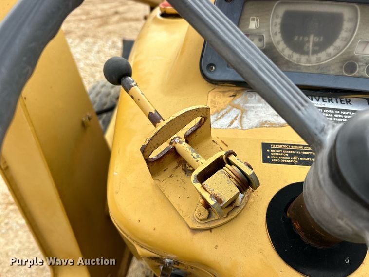 image for item EK3658 1983 Ford 445 tractor