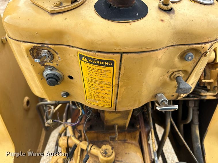 image for item EK3658 1983 Ford 445 tractor