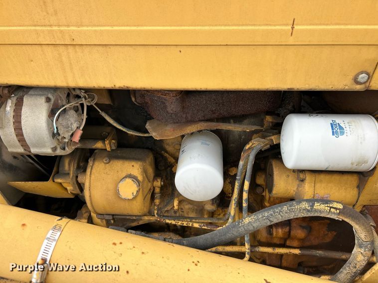 image for item EK3658 1983 Ford 445 tractor