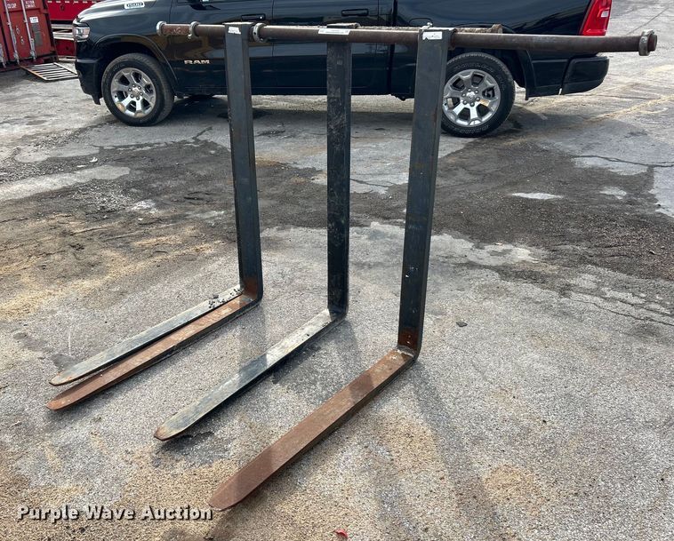 image for item EK3663 (2) Arrow loader Forks 