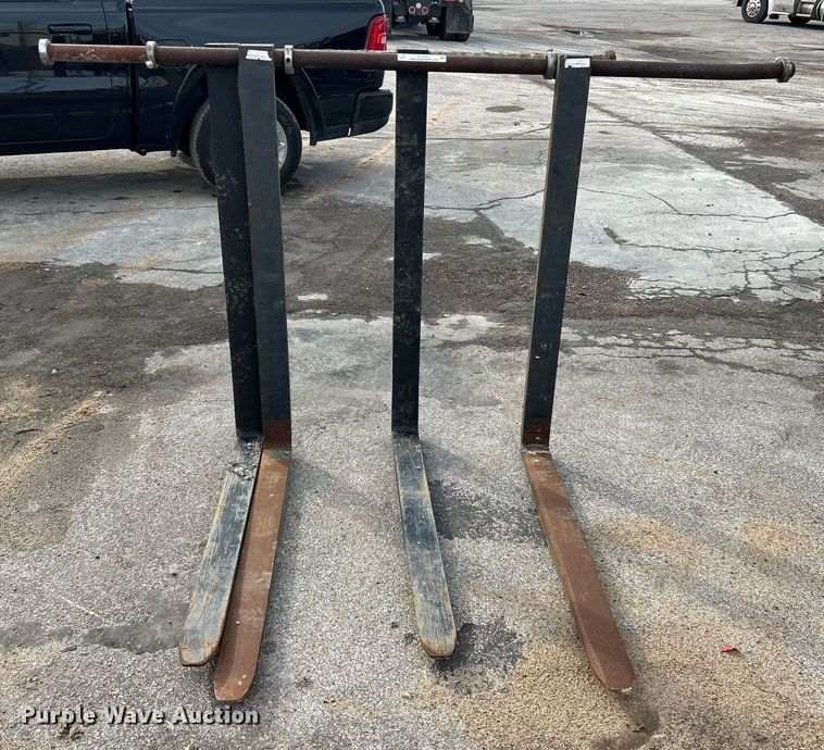 image for item EK3663 (2) Arrow loader Forks 