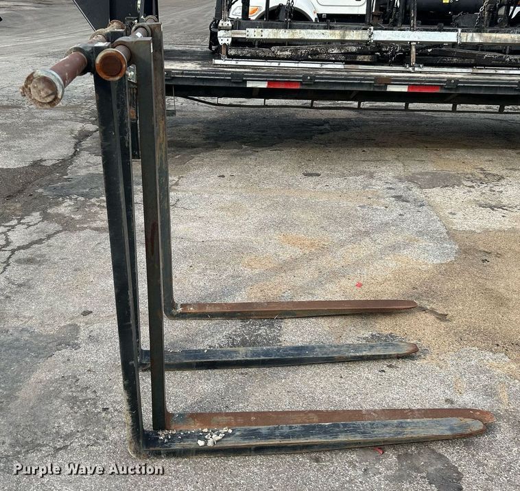 image for item EK3663 (2) Arrow loader Forks 