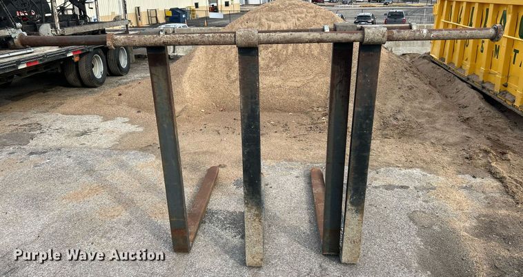 image for item EK3663 (2) Arrow loader Forks 