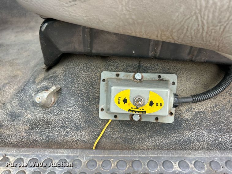 image for item EK3686 1999 Ford F450 Super Duty XL dump truck