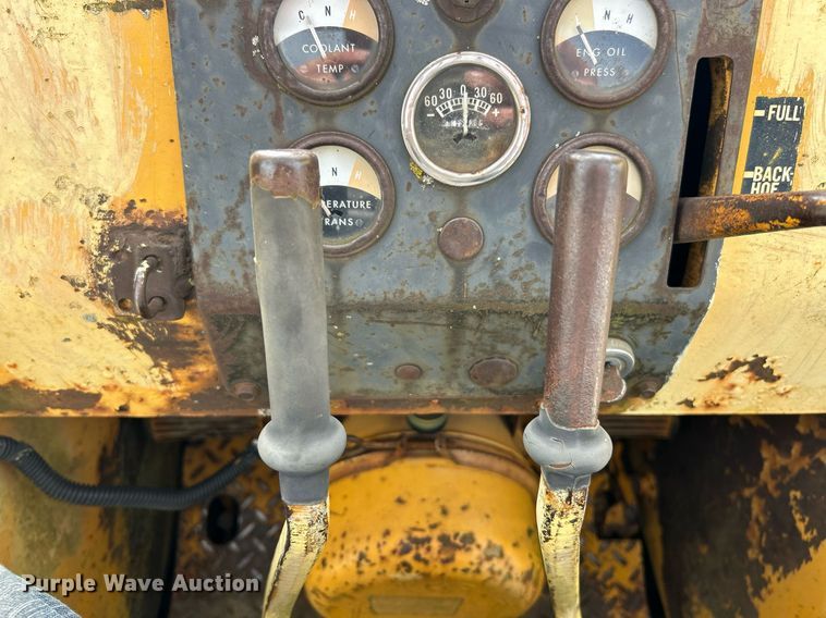 image for item EK3690 John Deere track loader