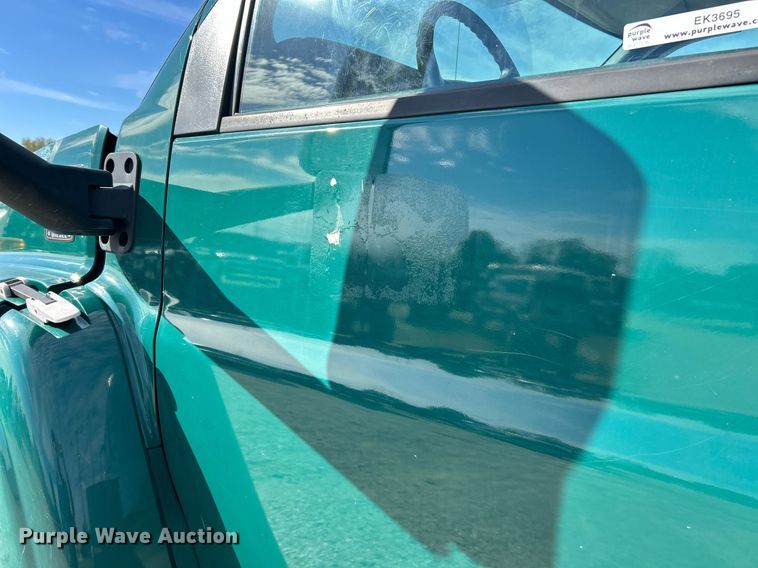 image for item EK3695 2008 GMC C4500 Crew Cab utility / service truck