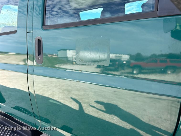 image for item EK3695 2008 GMC C4500 Crew Cab utility / service truck