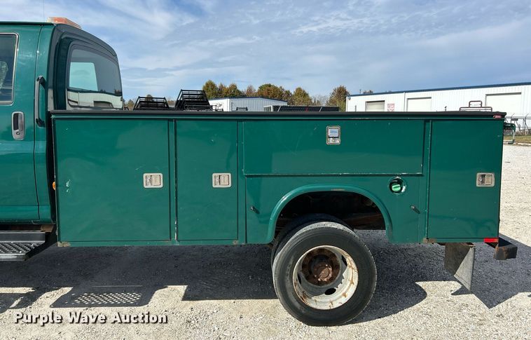 image for item EK3695 2008 GMC C4500 Crew Cab utility / service truck