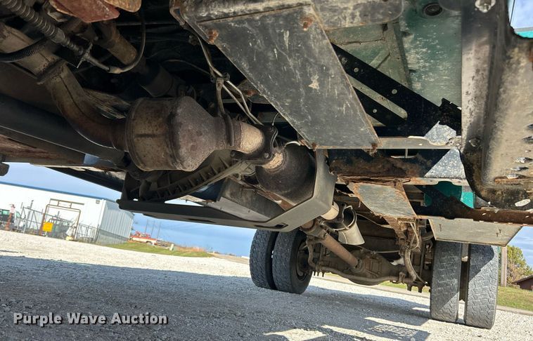 image for item EK3695 2008 GMC C4500 Crew Cab utility / service truck