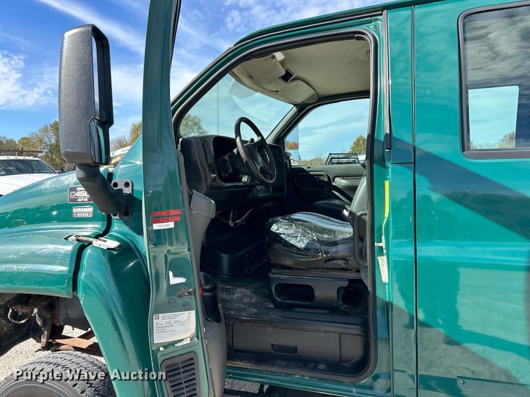 image for item EK3695 2008 GMC C4500 Crew Cab utility / service truck
