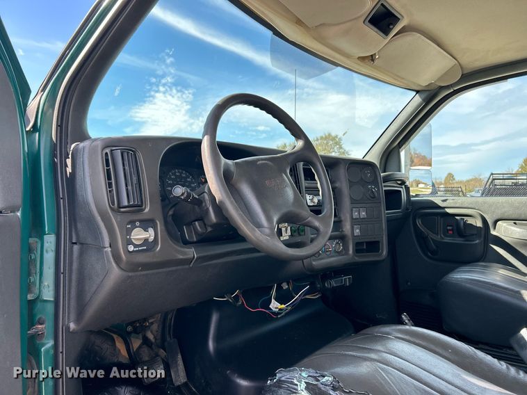 image for item EK3695 2008 GMC C4500 Crew Cab utility / service truck