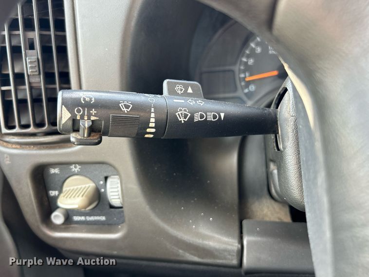 image for item EK3695 2008 GMC C4500 Crew Cab utility / service truck