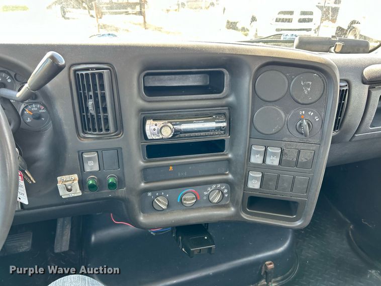 image for item EK3695 2008 GMC C4500 Crew Cab utility / service truck