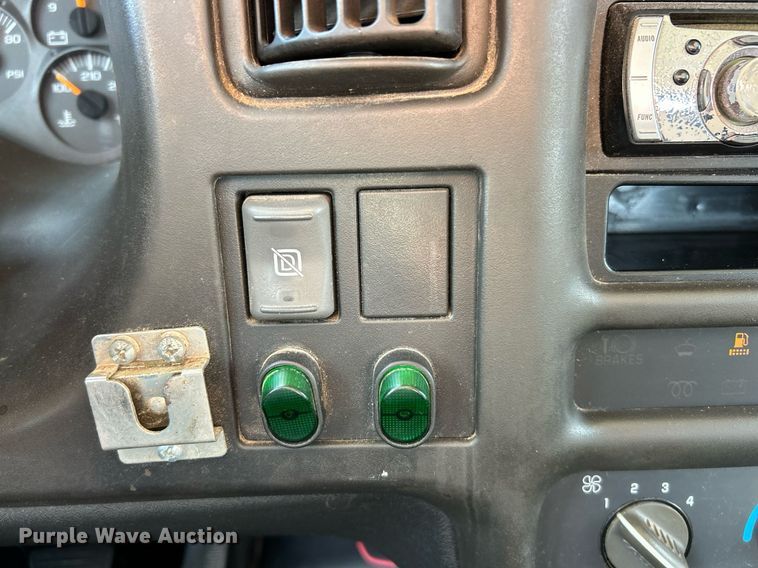 image for item EK3695 2008 GMC C4500 Crew Cab utility / service truck