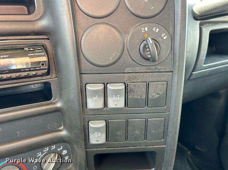 image for item EK3695 2008 GMC C4500 Crew Cab utility / service truck