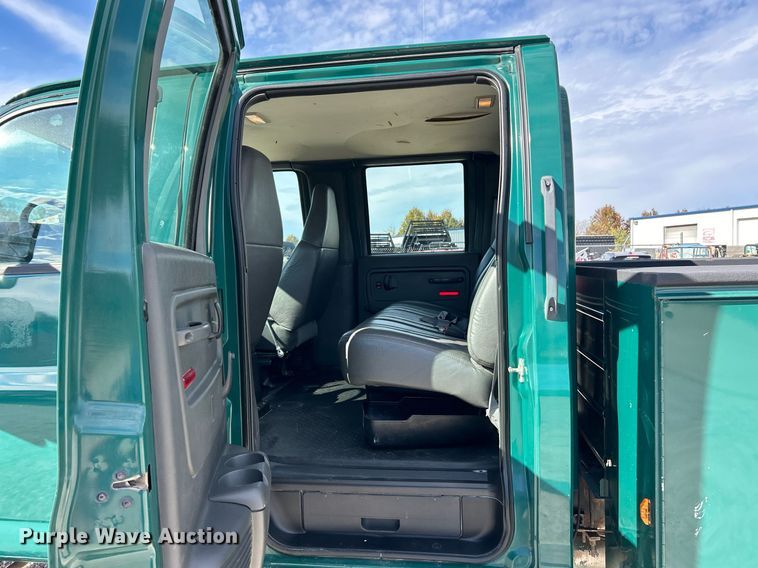 image for item EK3695 2008 GMC C4500 Crew Cab utility / service truck