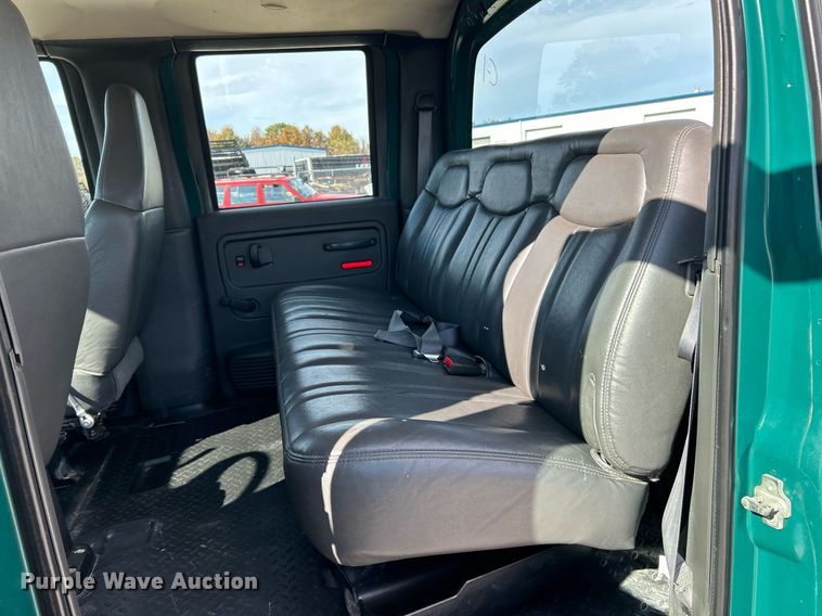 image for item EK3695 2008 GMC C4500 Crew Cab utility / service truck