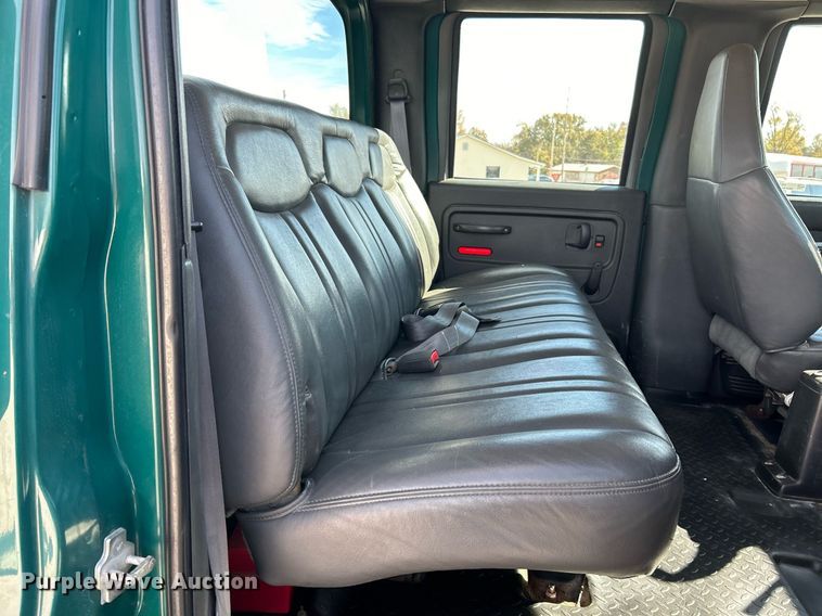 image for item EK3695 2008 GMC C4500 Crew Cab utility / service truck