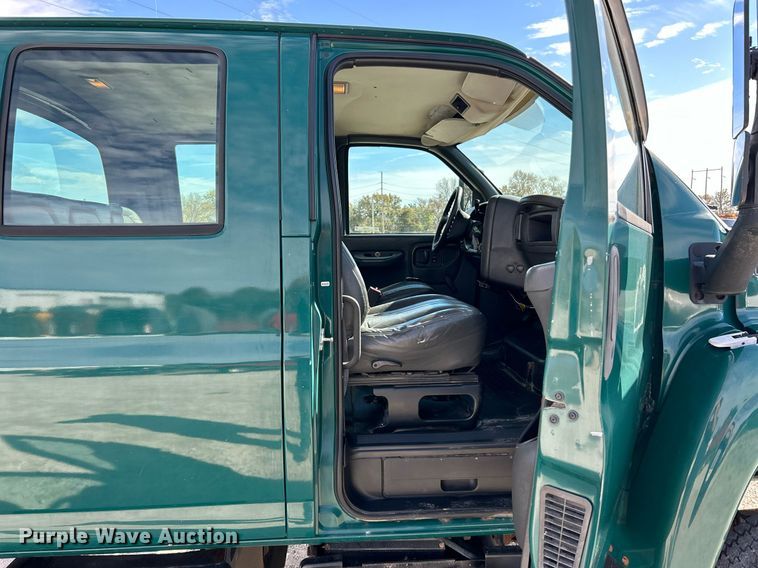 image for item EK3695 2008 GMC C4500 Crew Cab utility / service truck