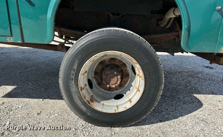 image for item EK3695 2008 GMC C4500 Crew Cab utility / service truck