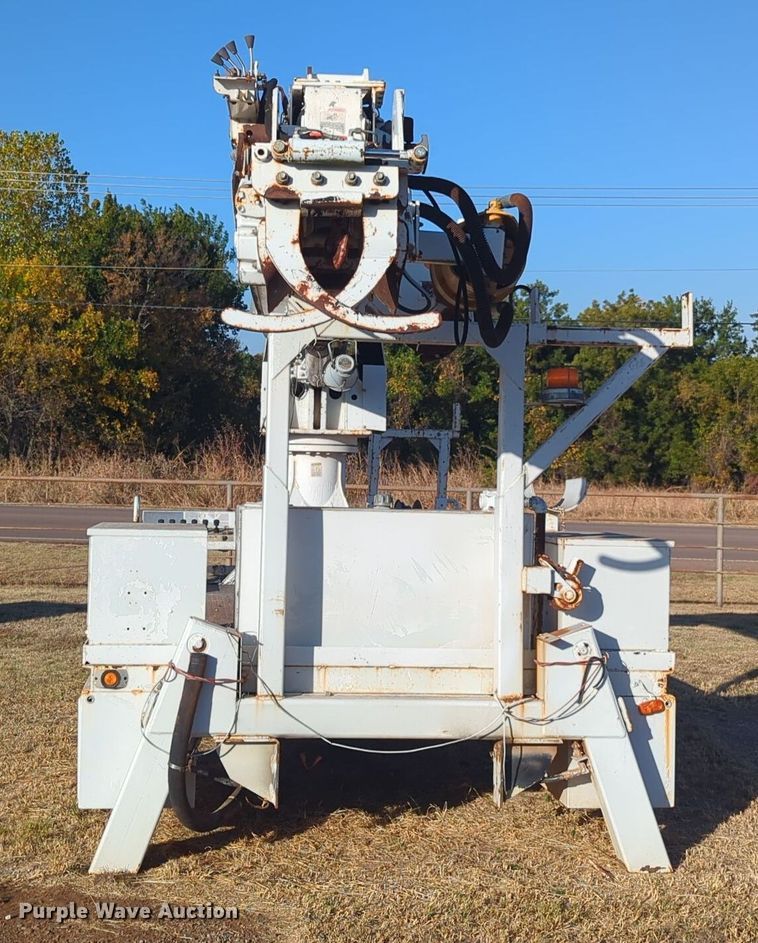 image for item EQ2397 Altec DL42 BR digger derrick bed