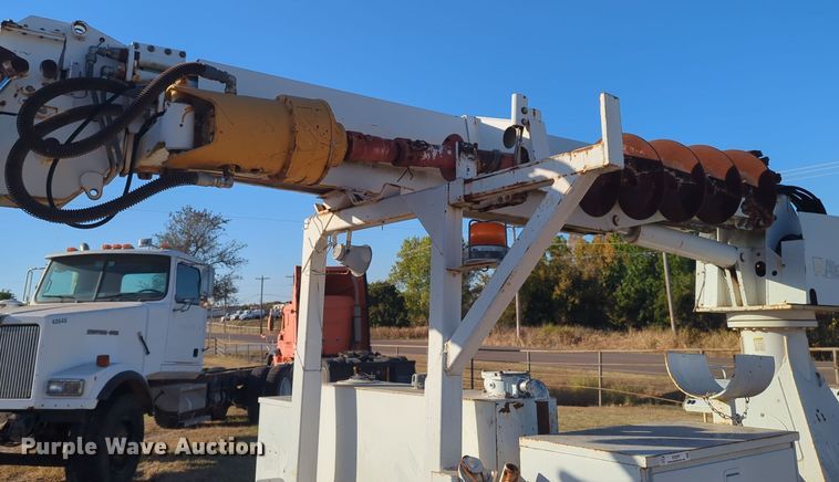 image for item EQ2397 Altec DL42 BR digger derrick bed