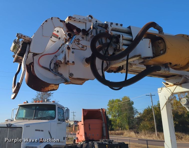 image for item EQ2397 Altec DL42 BR digger derrick bed