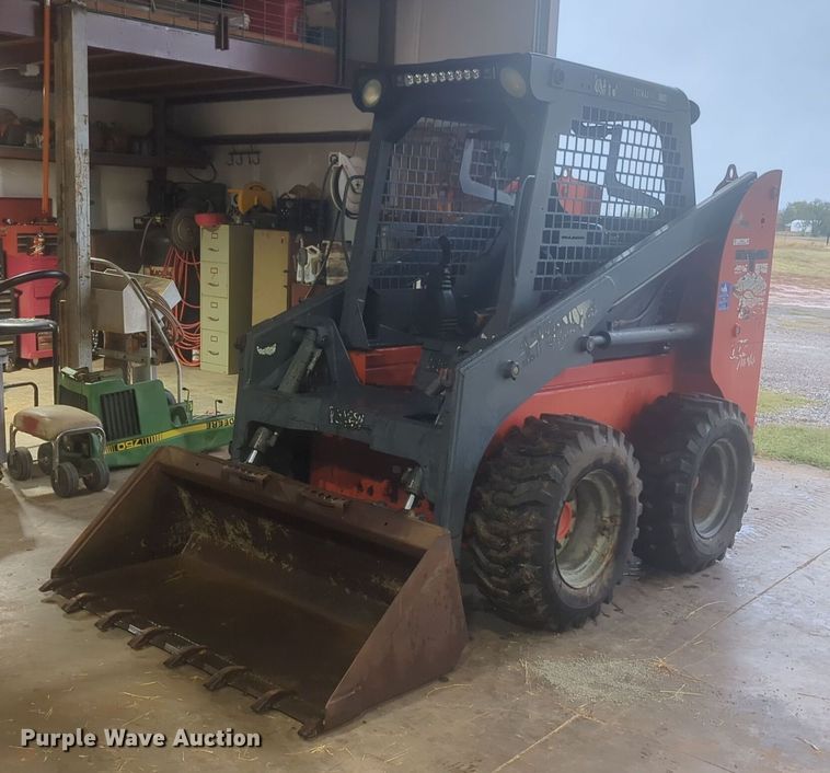 image for item EQ2448 Thomas B403/LQ170R skid steer loader