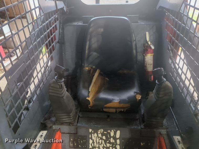 image for item EQ2448 Thomas B403/LQ170R skid steer loader