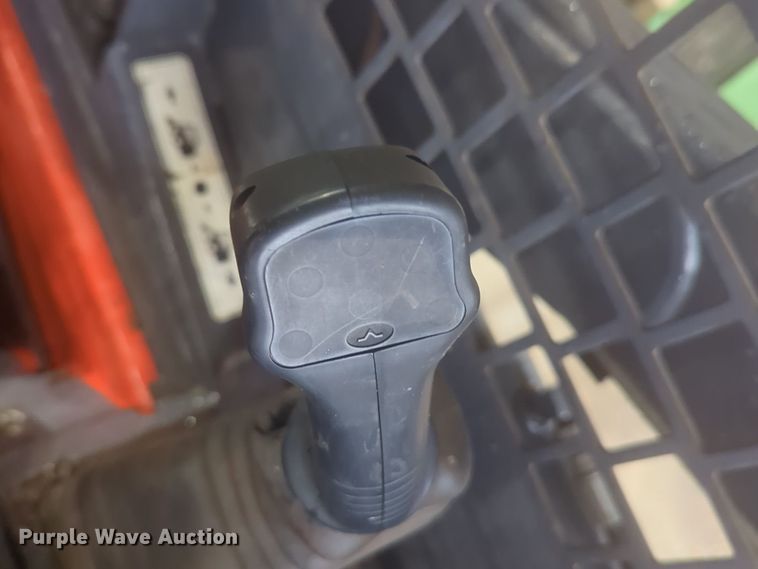 image for item EQ2448 Thomas B403/LQ170R skid steer loader