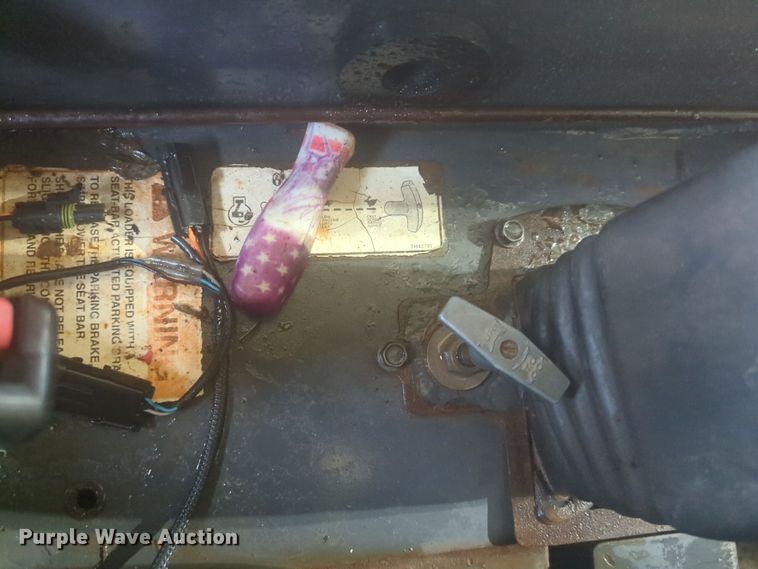 image for item EQ2448 Thomas B403/LQ170R skid steer loader