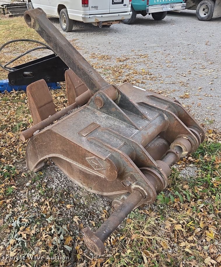 image for item EQ3545 Pemberton  grapple bucket 