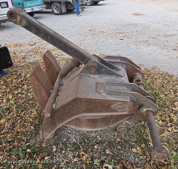 image for item EQ3545 Pemberton  grapple bucket 