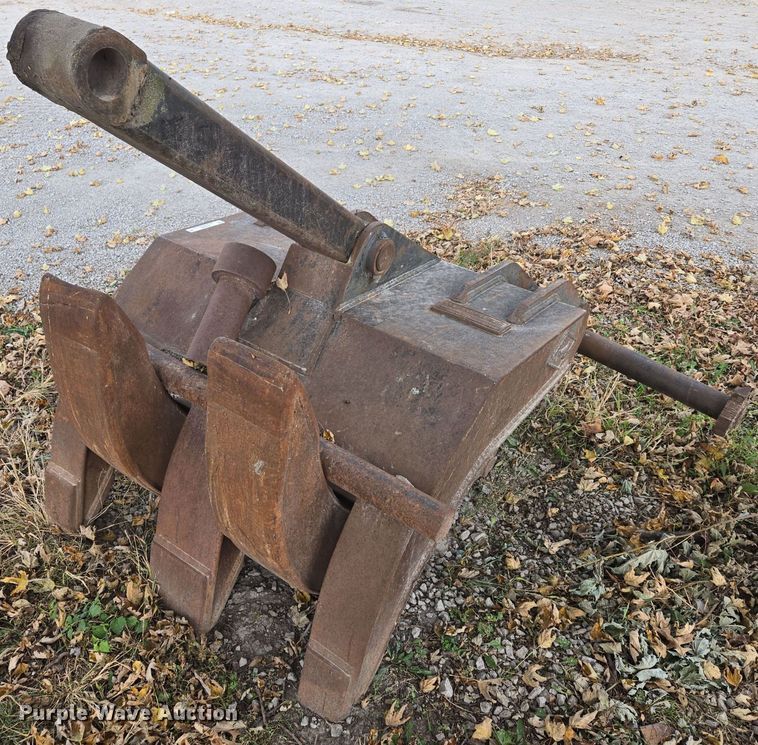 image for item EQ3545 Pemberton  grapple bucket 