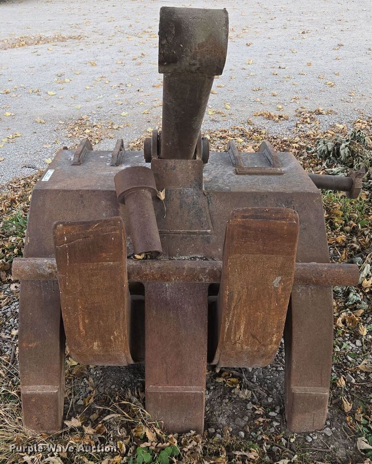 image for item EQ3545 Pemberton  grapple bucket 