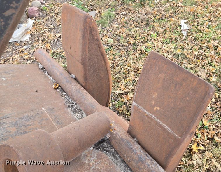 image for item EQ3545 Pemberton  grapple bucket 